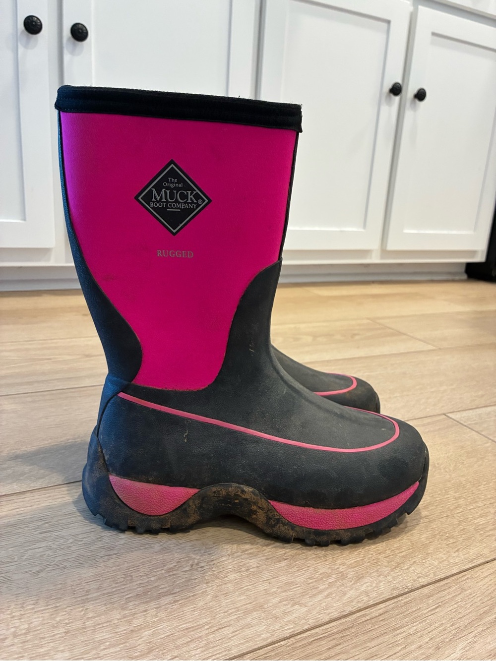 Muck Boot Co Kids Rugged II Boot Hot Pink Black Size 5